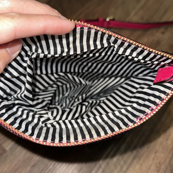 Kate Spade hot pink pebbled leather cobbled hill Carson purse - Picture 5 of 6